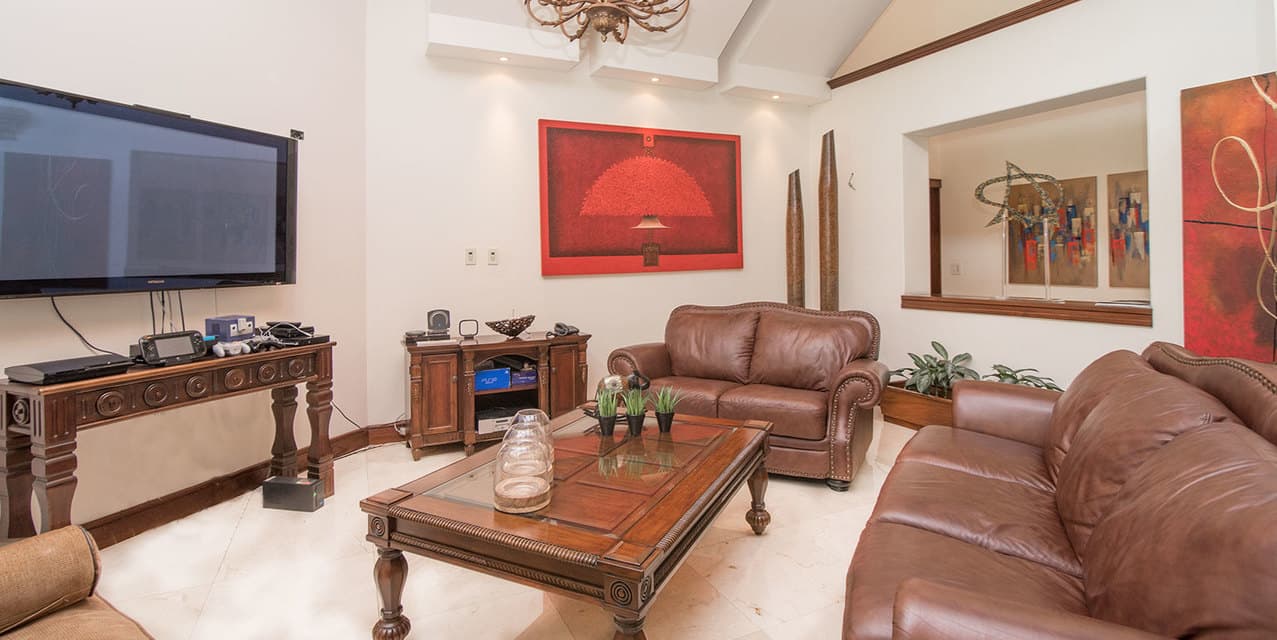 Adria Home in Bosques de Lindora — photo