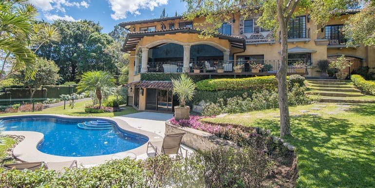 Investment: Casa Convento in Escazú