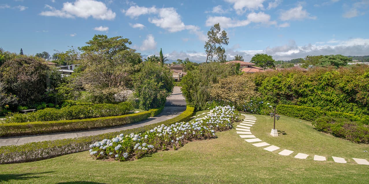 The Secret Garden Home at Monterán — photo