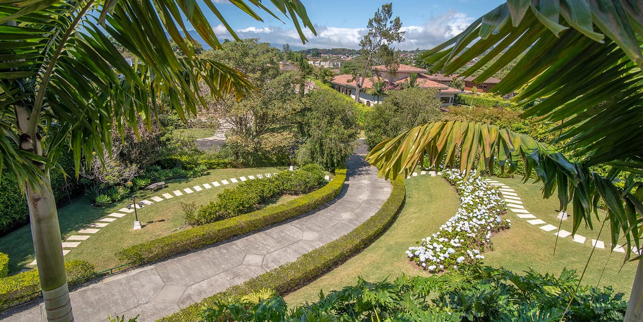 The Secret Garden Home at Monterán — photo