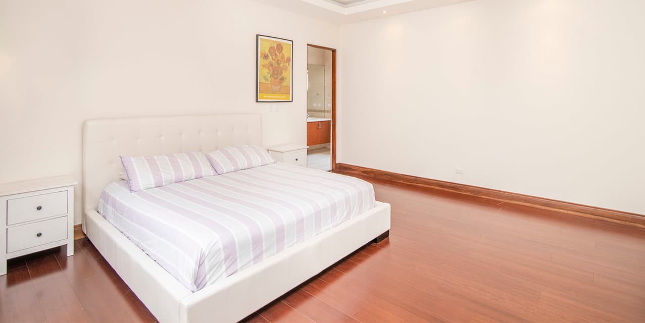 Investment: Convenience Home in Lindora — photo