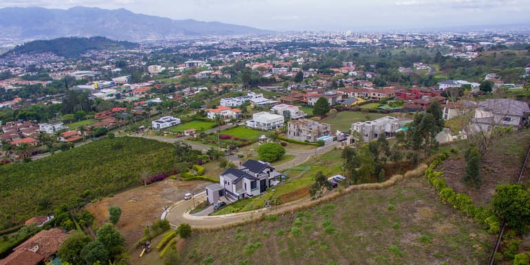 Lote Mountaintop en Colinas de Montealegre