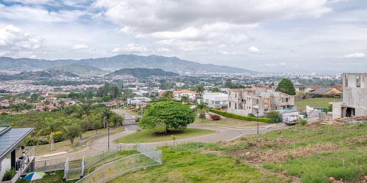 Mountaintop Colinas de Montealegre Lot — photo