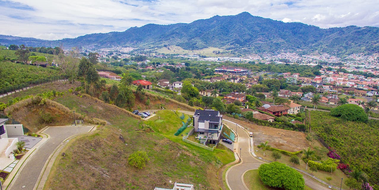 Mountaintop Colinas de Montealegre Lot — photo