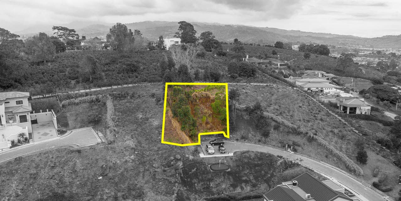 Mountaintop Colinas de Montealegre Lot — photo