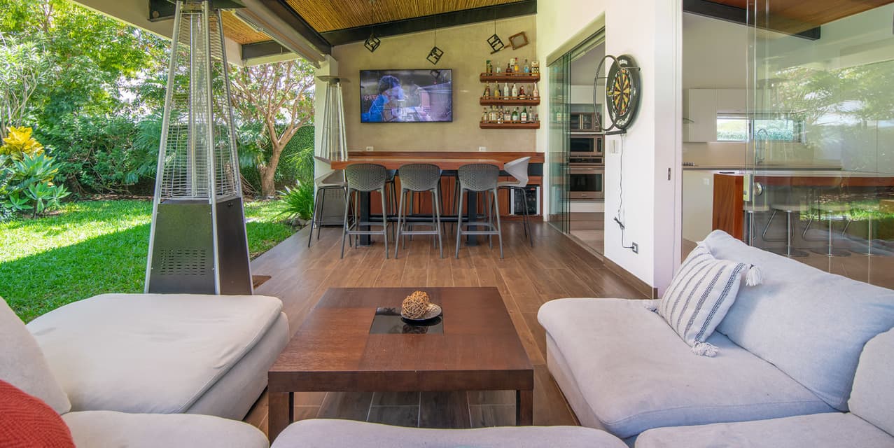 Buka Contemporary Home @ Espinal — photo