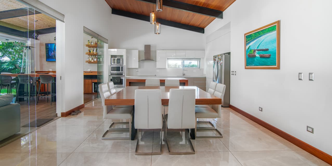 Buka Contemporary Home @ Espinal — photo