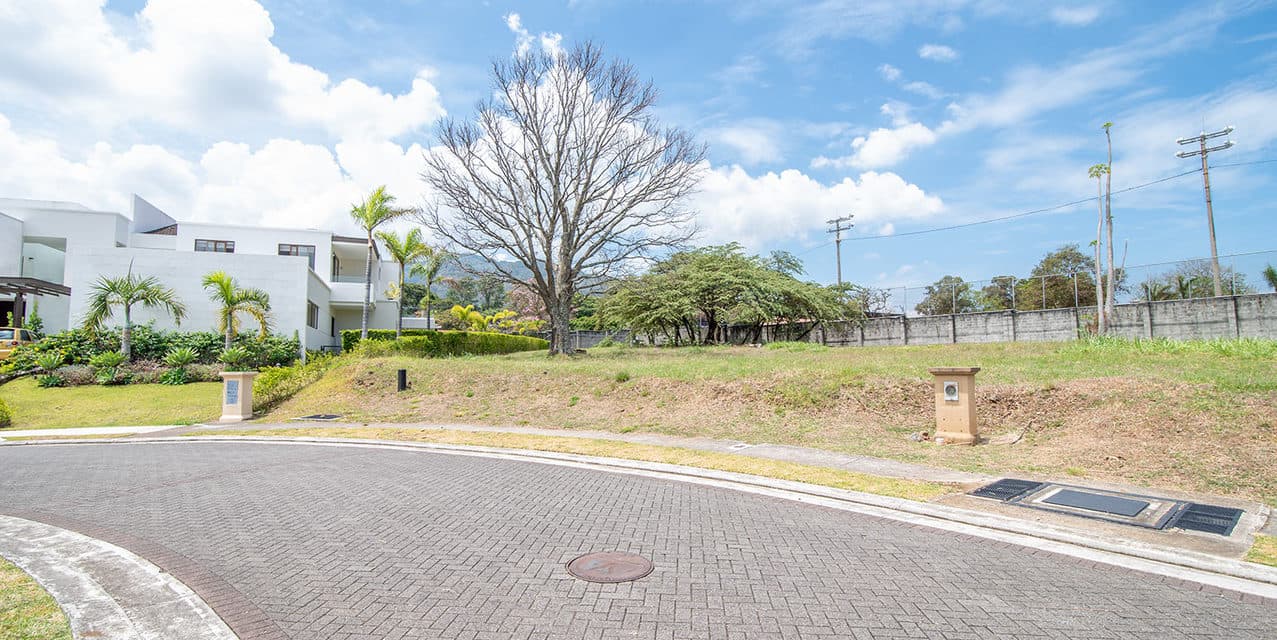 Grand Lote en La Hacienda — photo