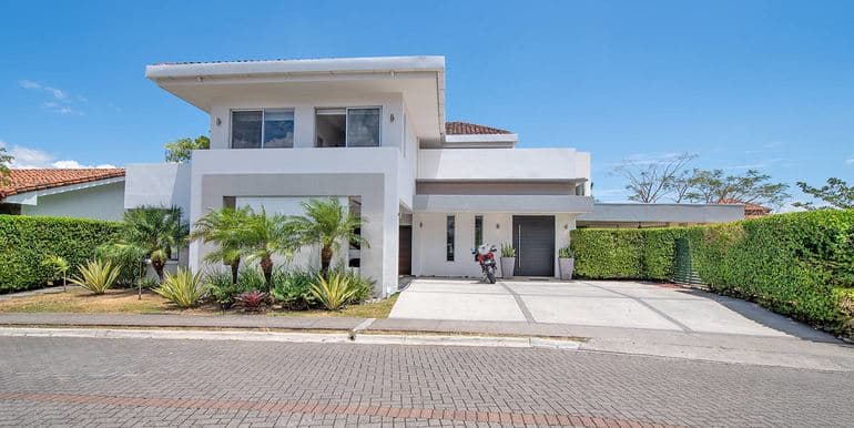 Casa Balcanes Santa Ana