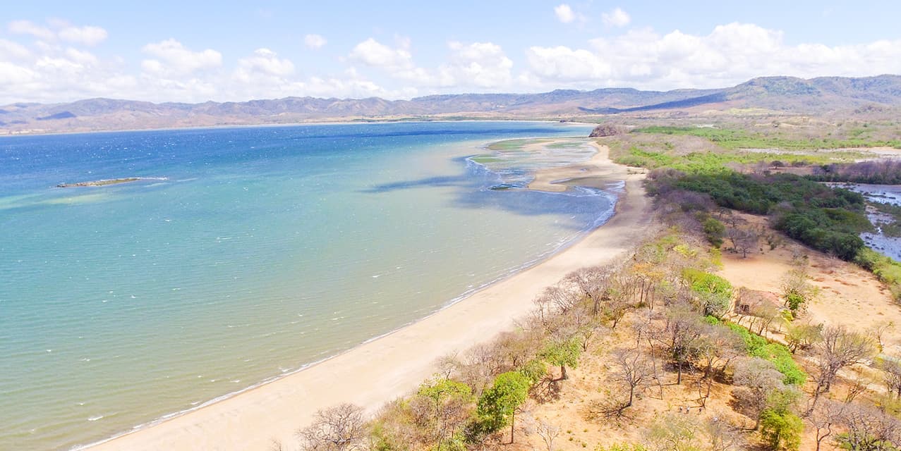 Papaturro Bahia Salinas Titled Beachfront — photo