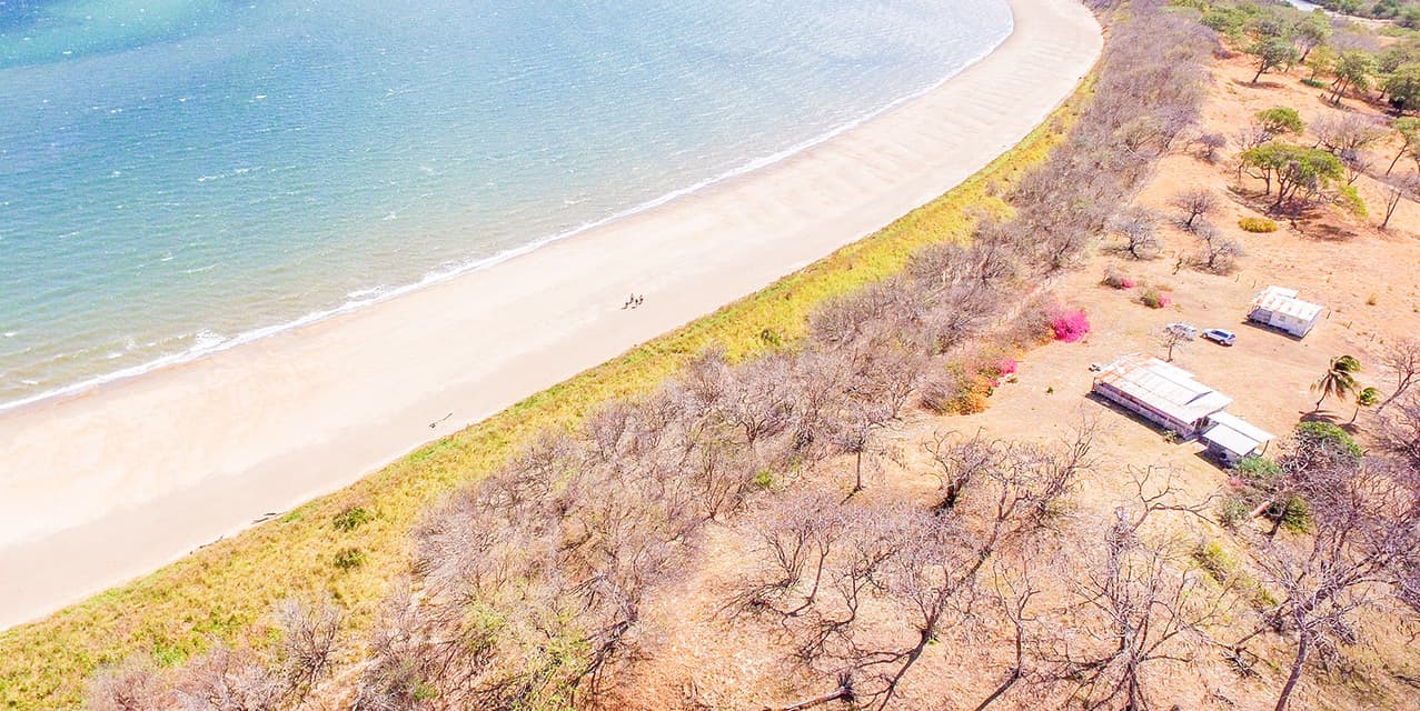 Papaturro Bahia Salinas Titled Beachfront — photo