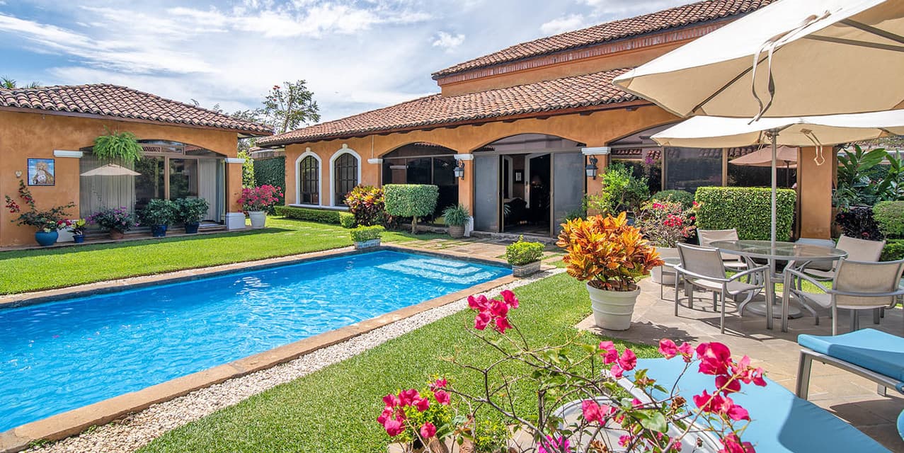 Azaleas Mediterranean Home @ La Cañada — photo