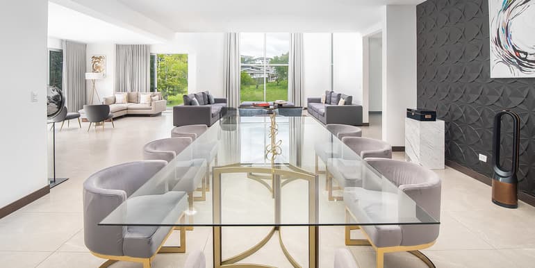 Investment: The Stunning Home at Espinal