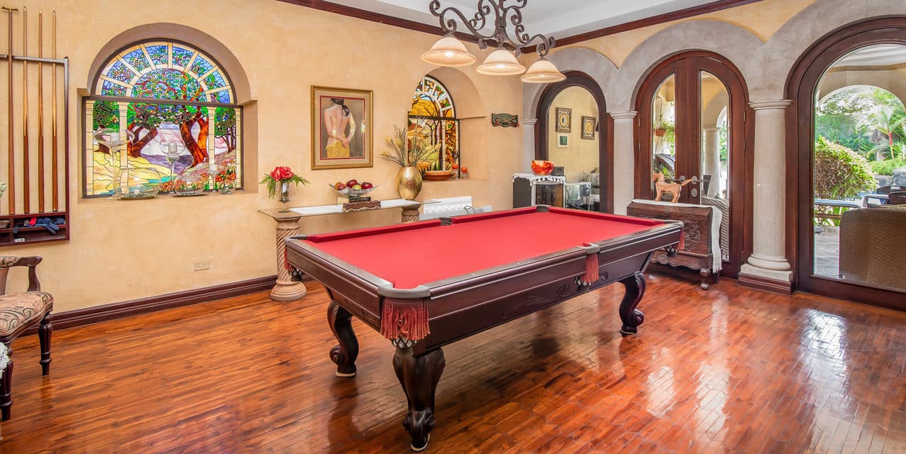 Cascade Colonial Home @ La Cañada — photo