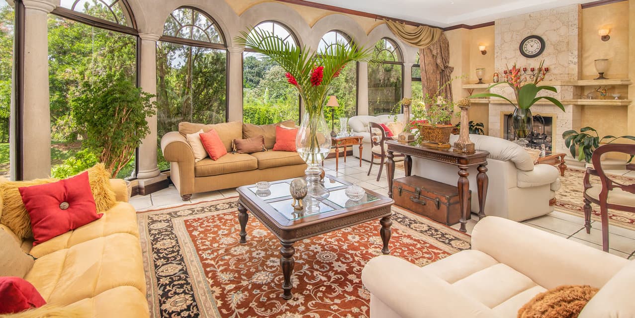 Cascade Colonial Home @ La Cañada — photo