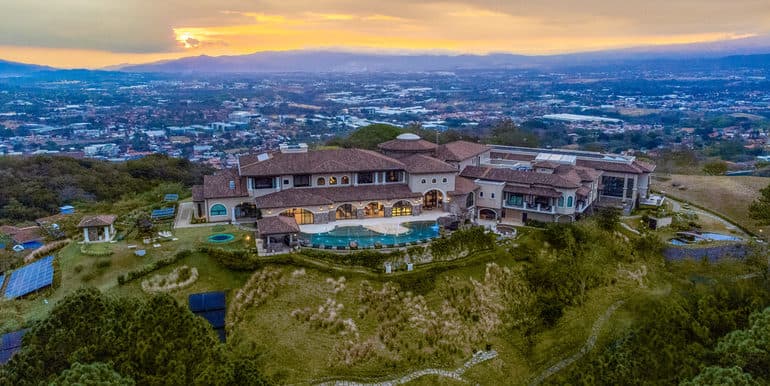 The Magnum Estate @ Villa Real
