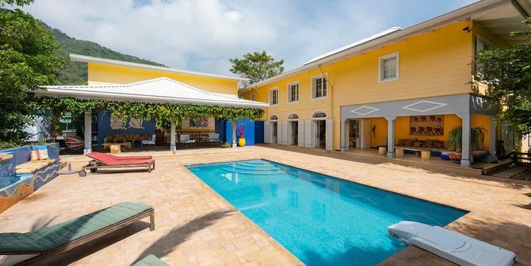 Villa Reunión Estate in Santa Ana