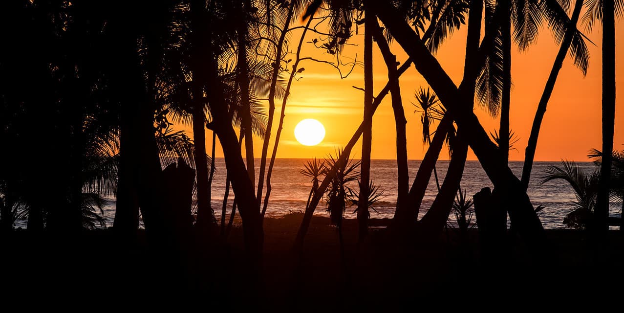 Malpaís Beachfront Lot with Quiet Bay — photo