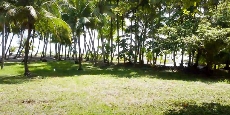 Malpaís Beachfront Lot with Quiet Bay