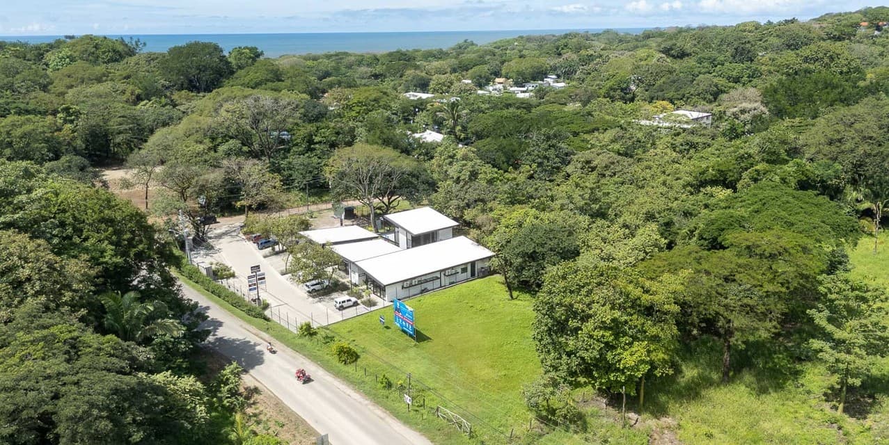 Pelada Main Entrance Land — photo