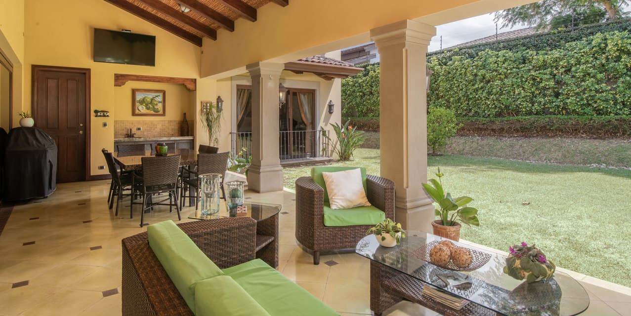 Sun Villa Single-level Home — photo