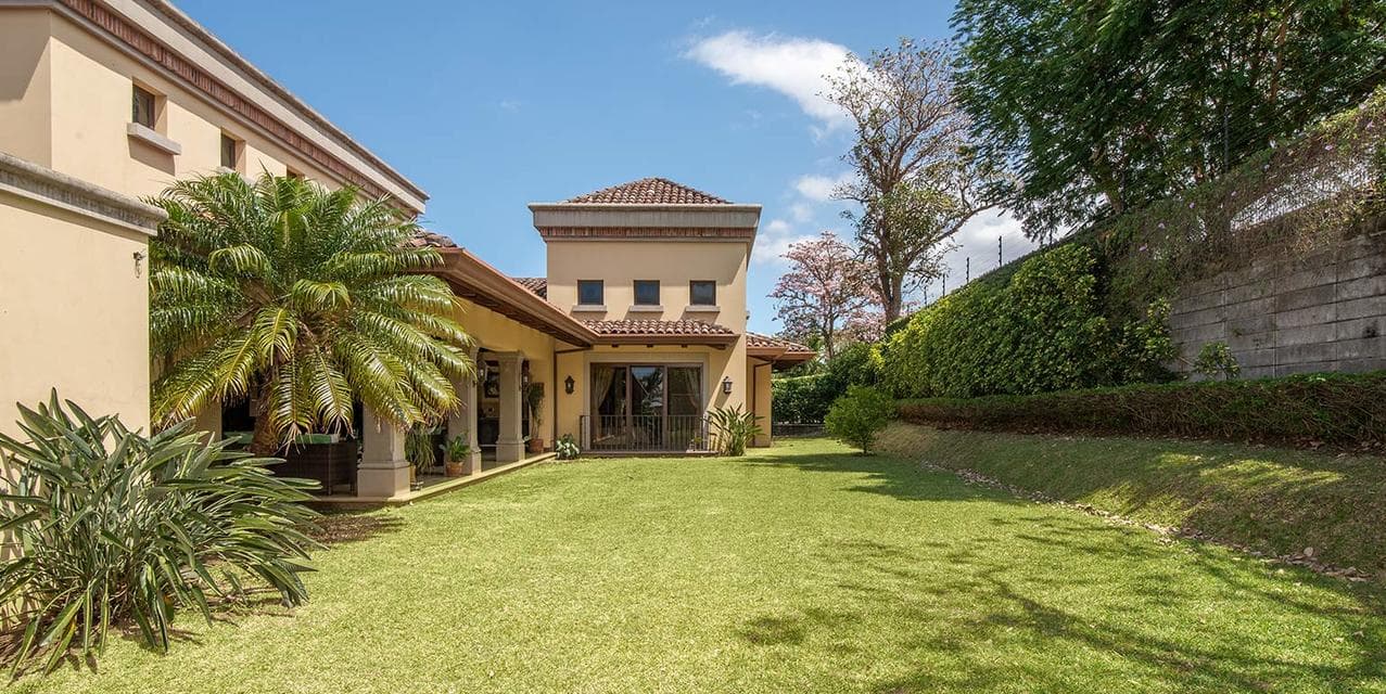 Sun Villa Single-level Home — photo