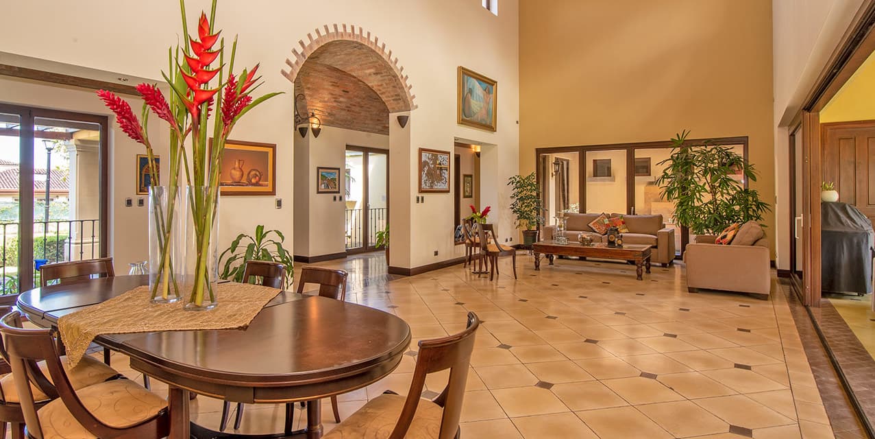 Sun Villa Single-level Home — photo