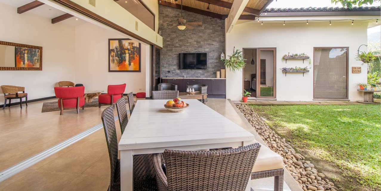 Investment: Casa Sabana in Piedades — photo