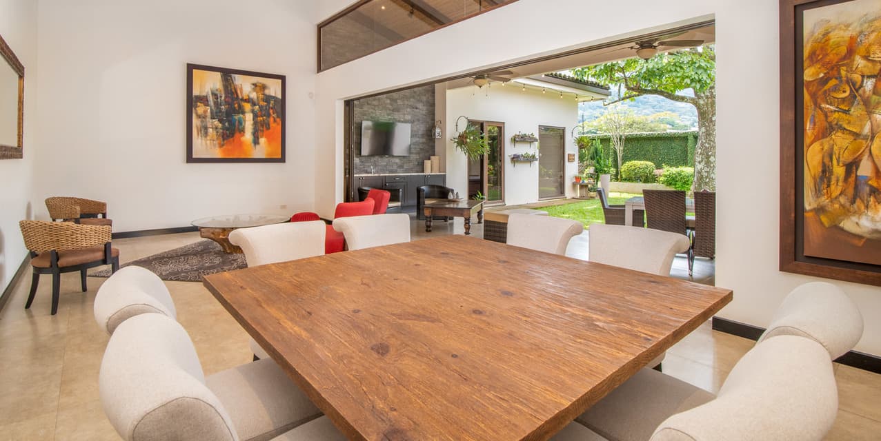 Investment: Casa Sabana in Piedades — photo