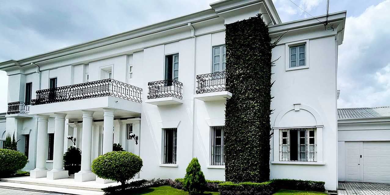 Los Yoses White House — photo