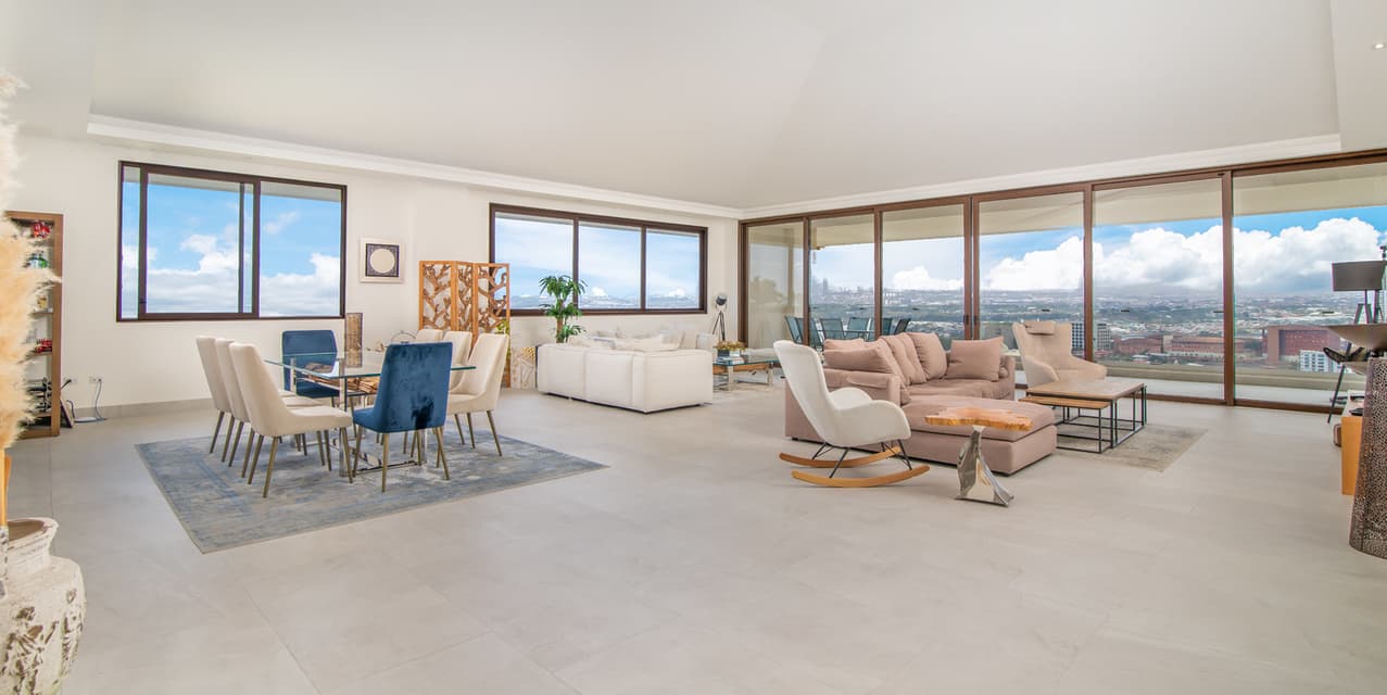 Investment: The Valley Views Penthouse in Cerro Alto — photo