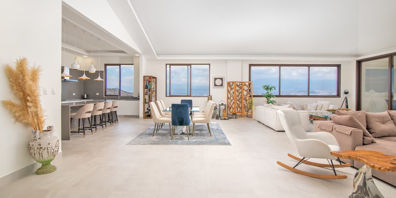 Investment: The Valley Views Penthouse in Cerro Alto — photo
