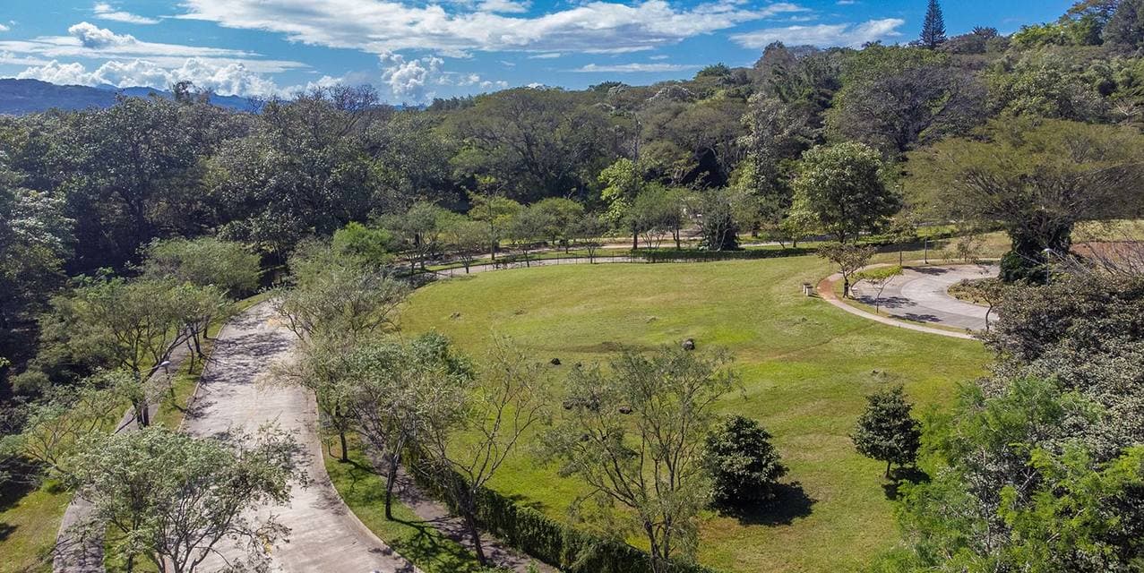The Perfect Flat Lot at Espinal — photo