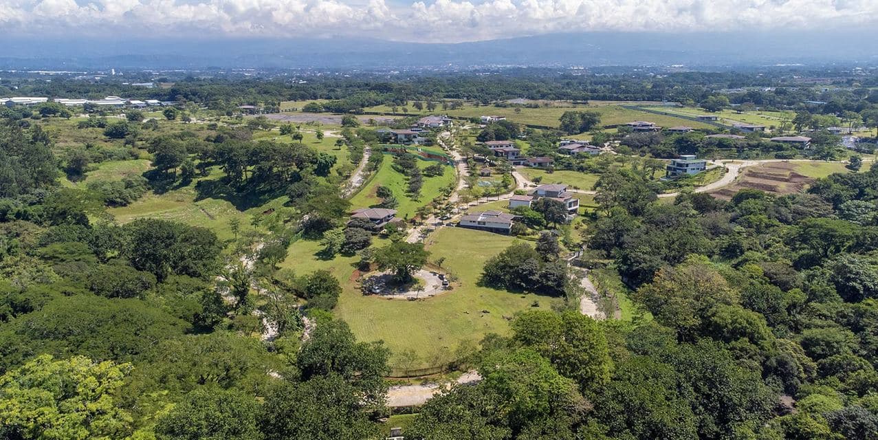 The Perfect Flat Lot at Espinal — photo