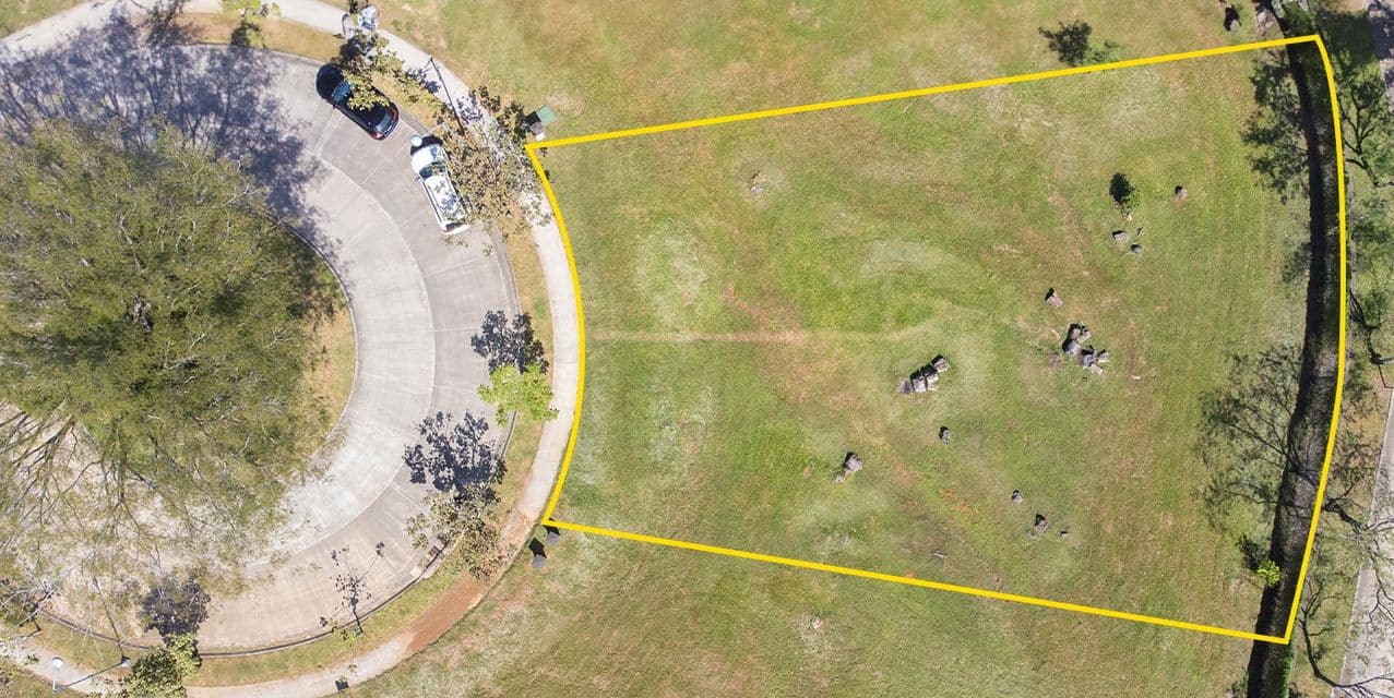 The Perfect Flat Lot at Espinal — photo