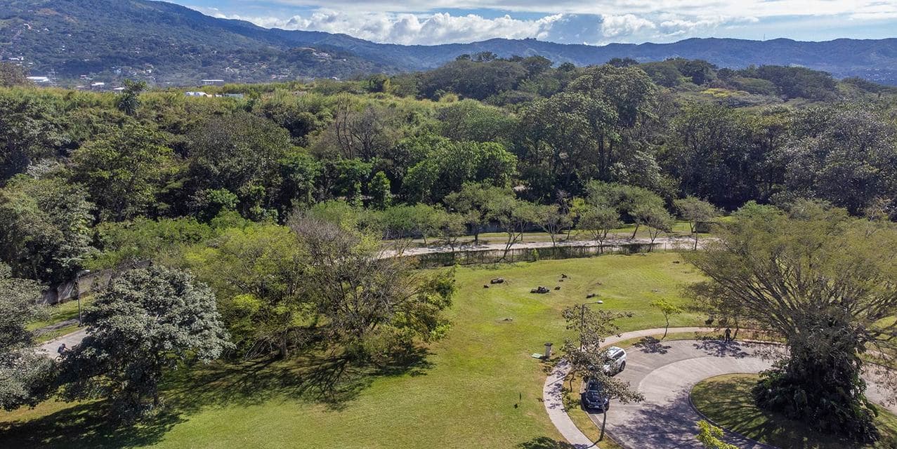 The Perfect Flat Lot at Espinal — photo