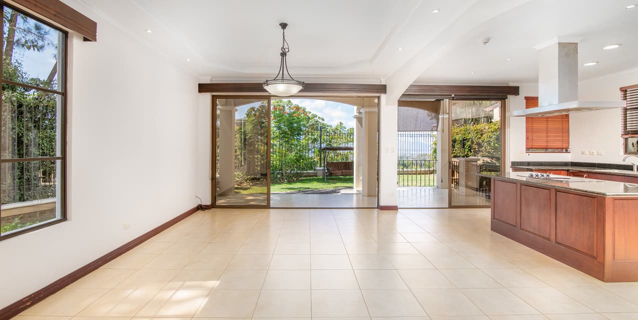 Alamo Home at Colinas de Montealegre — photo