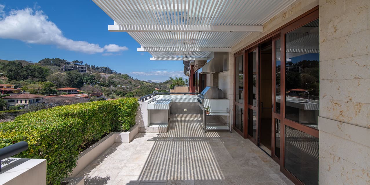 The Skyline Ridge Penthouse in Escazú — photo