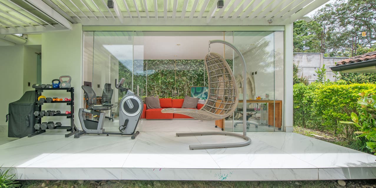 Modern Oasis Single-Level Home in Santa Ana — photo