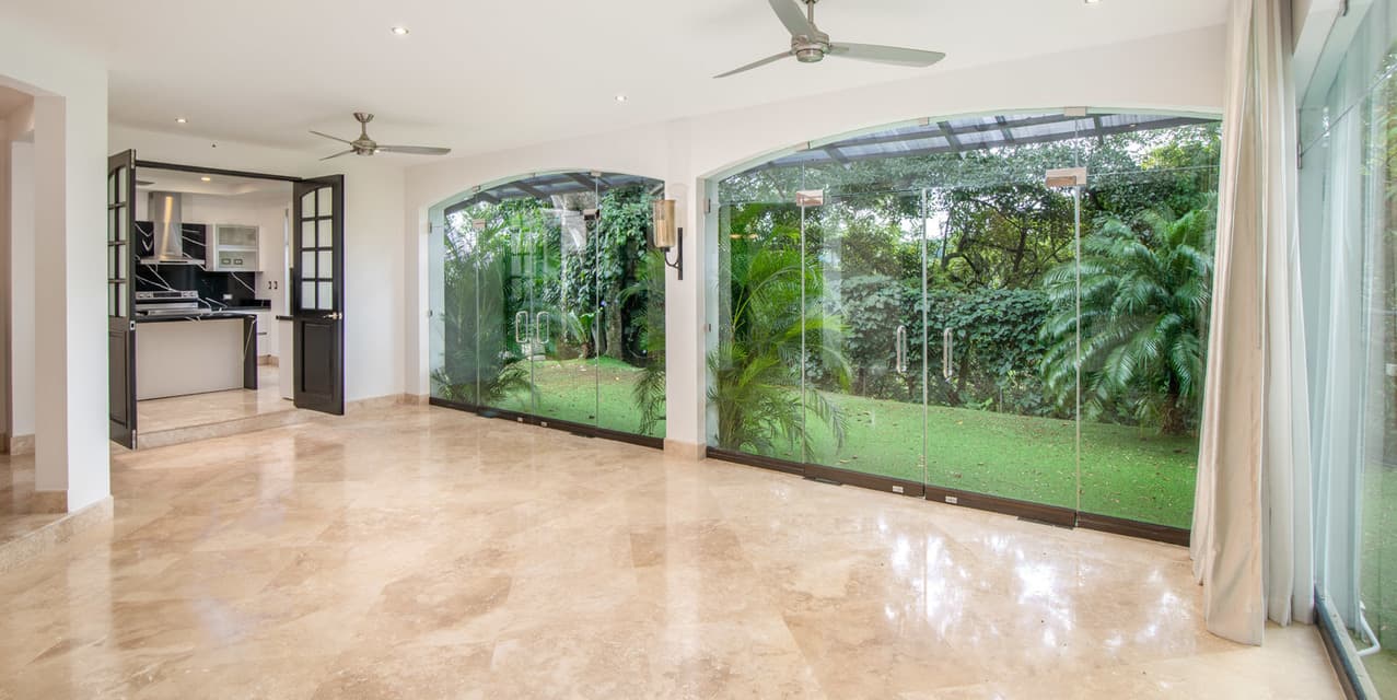 Investment: The Canyon Home in Ciudad Colón — photo