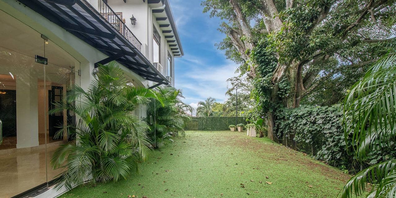Investment: The Canyon Home in Ciudad Colón — photo