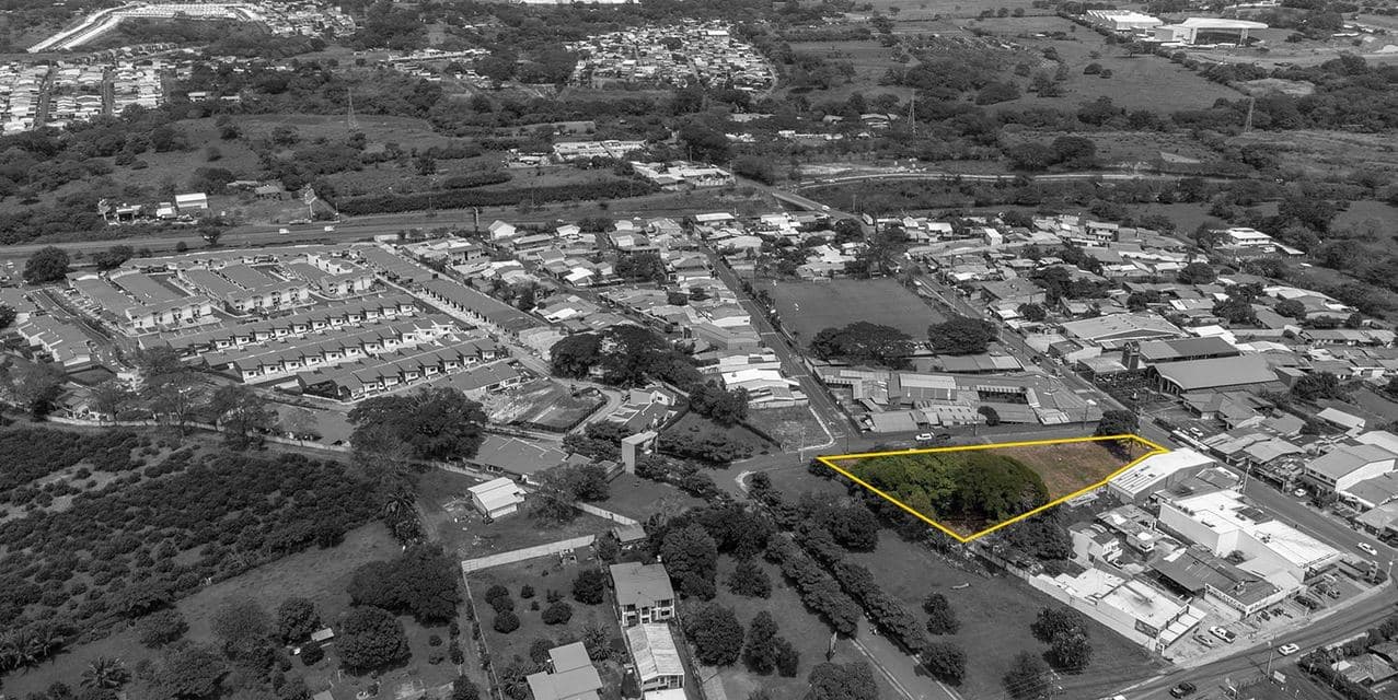 Central Commercial Lot in La Guácima — photo