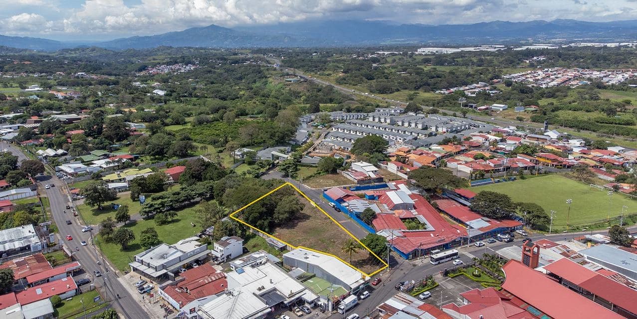 Central Commercial Lot in La Guácima — photo