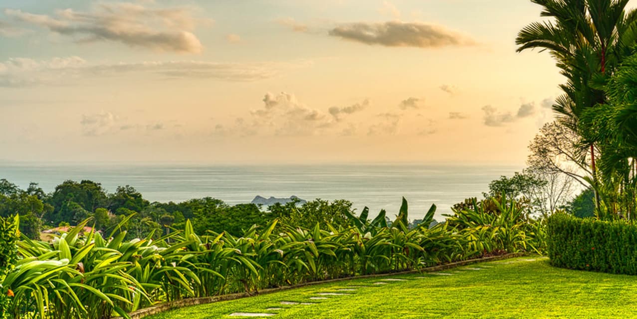 Horizon 360 Lookout Home at Uvita — photo