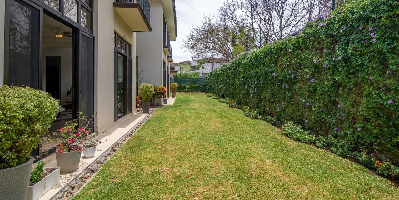 Casa Luz Santa Ana — photo