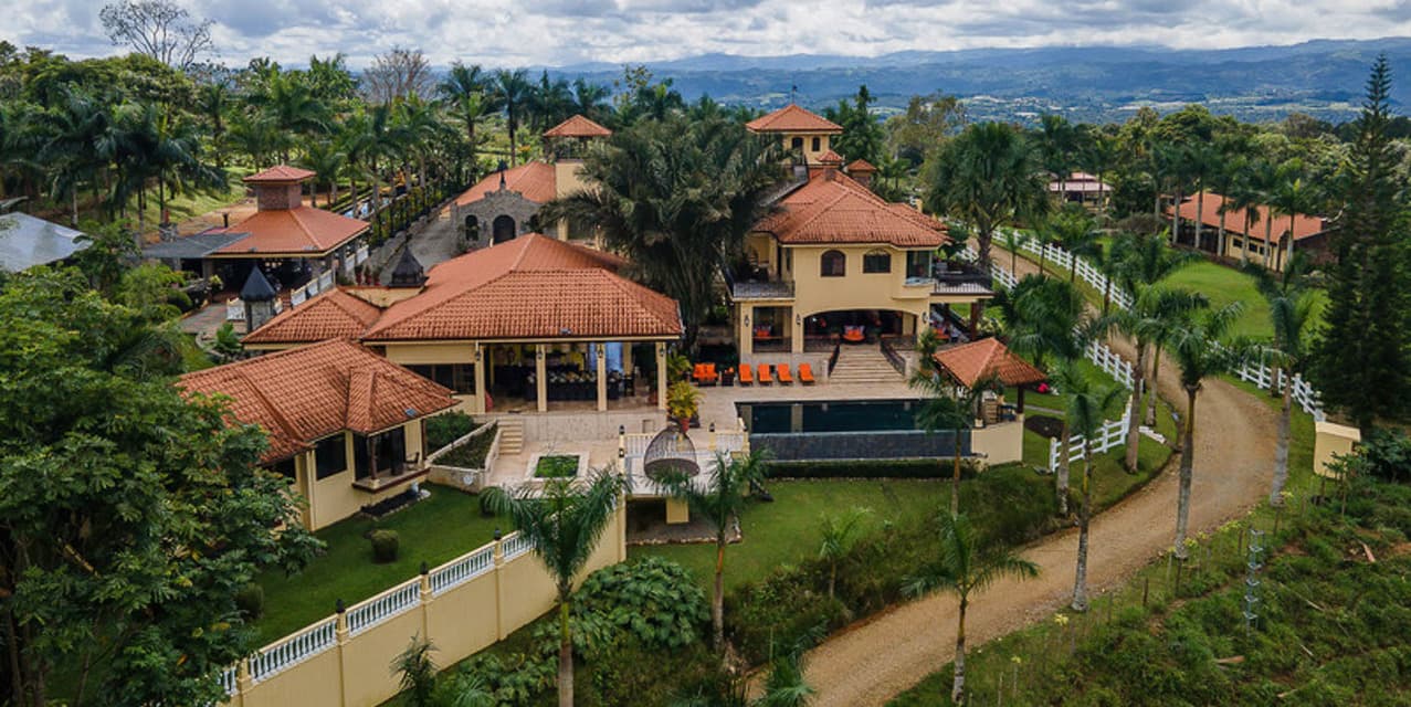 Hacienda La Esmeralda in Perez Zeledon — photo
