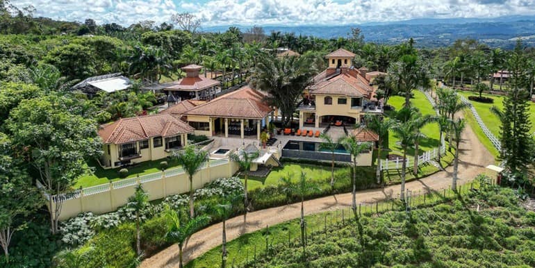 Hacienda La Esmeralda in Perez Zeledon