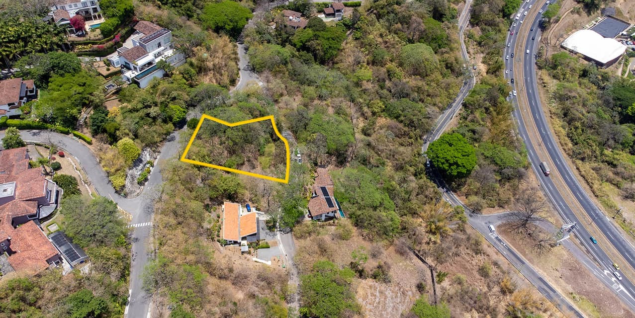 Panoramic Views Urban Charm Lot in Villa Real — photo