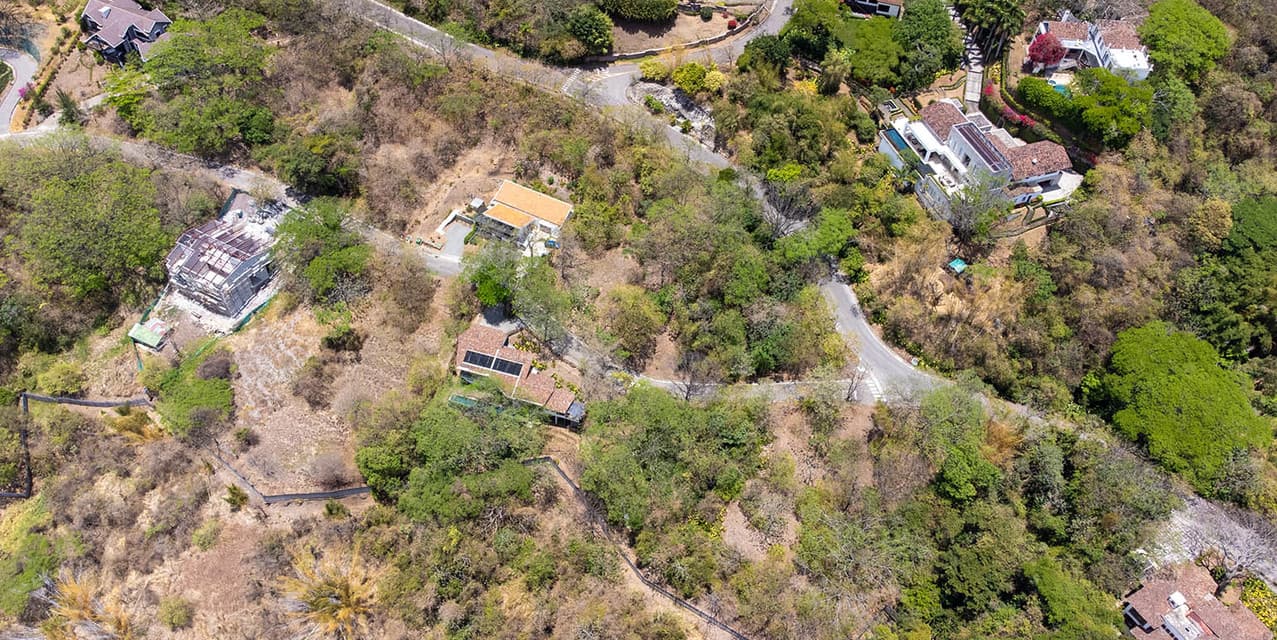 Panoramic Views Urban Charm Lot in Villa Real — photo