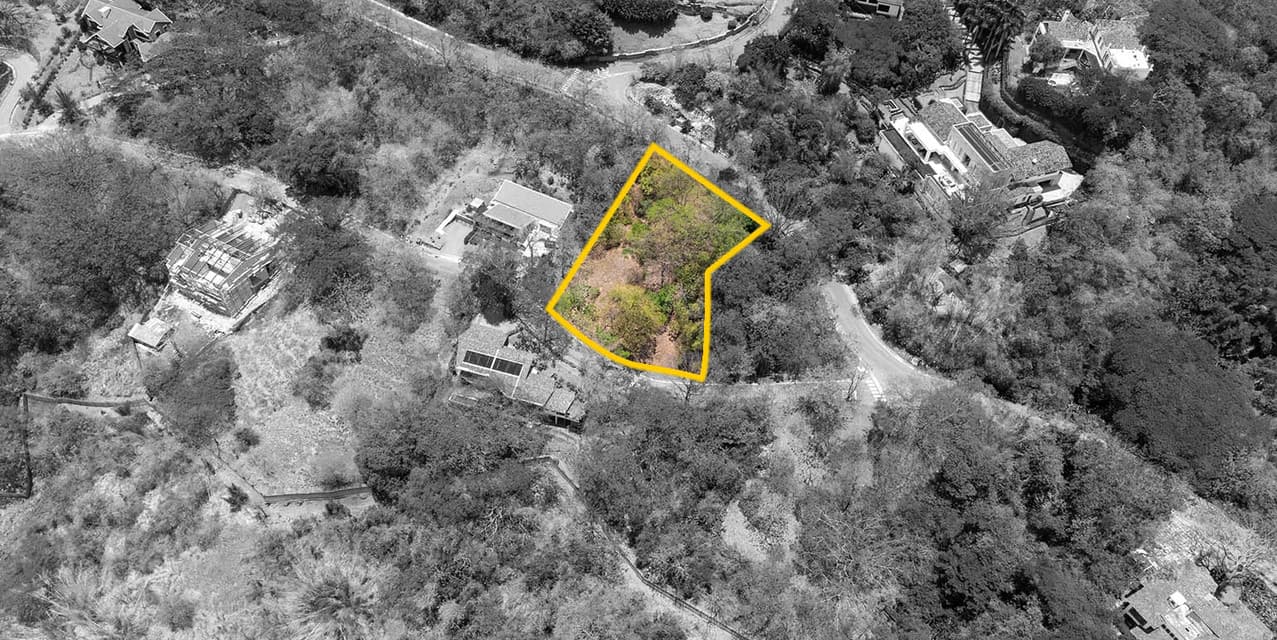 Panoramic Views Urban Charm Lot in Villa Real — photo